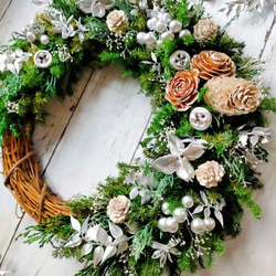 【期間限定価格】『特集掲載作品』シックな大人色リース＊森の香り・ヒムロスギとシルバーリーフのリース＊ずっと飾れるリース 2枚目の画像
