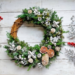 【期間限定価格】『特集掲載作品』シックな大人色リース＊森の香り・ヒムロスギとシルバーリーフのリース＊ずっと飾れるリース 6枚目の画像