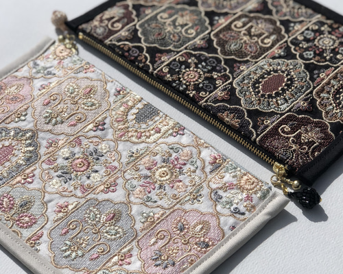 華やかで実用的.ᐟ.ᐟ【インド刺繍生地の贅沢マルチポーチ】母子手帳