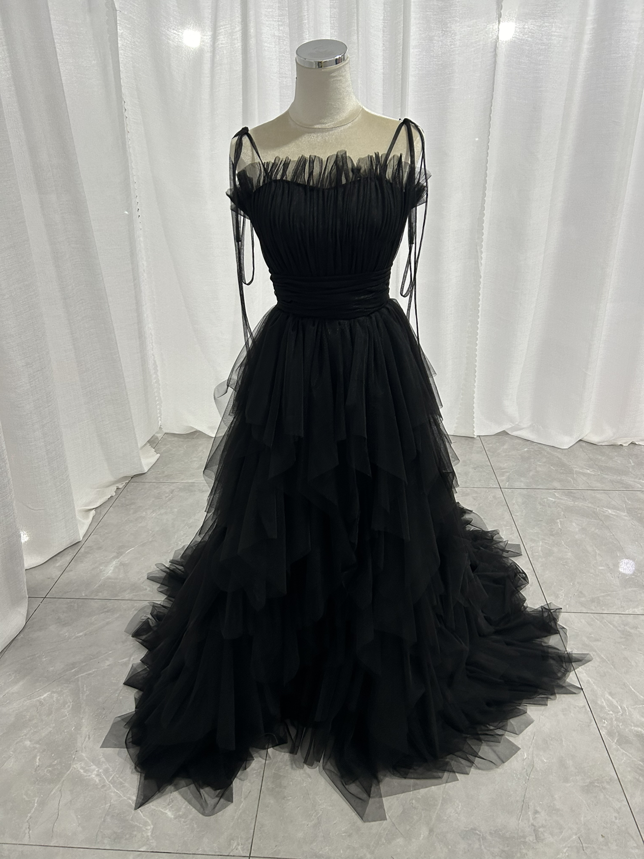 パーティードレス ブラック キャミソール ラッフルフリル ロングトレーン 演奏会/音楽会