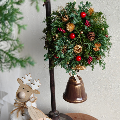 ベルつきフライングクリスマスボール 赤×ゴールド 省スペース