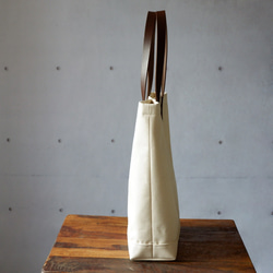 A4縦型トート/革持ち手◇生成り 2枚目の画像