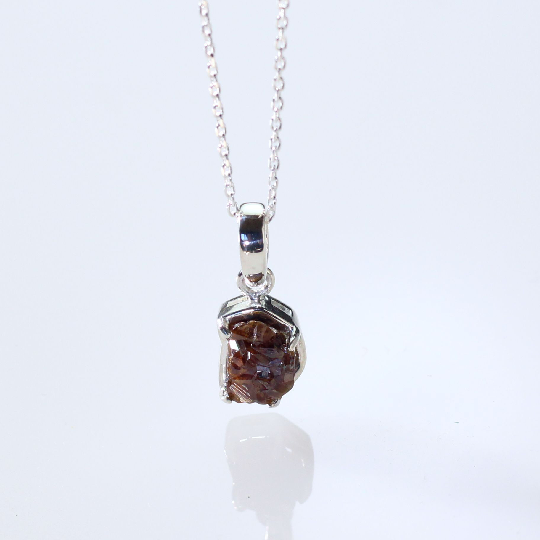 《国産宝石》Sv925 レインボーガーネットペンダント  2.21ct
