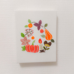 ファブリックパネル 刺繍で作る蔦と蜂のサークル【受注制作