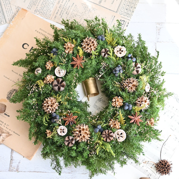 来年も飾れる天然素材クリスマスリース＊プリザーブド針葉樹 3枚目の画像
