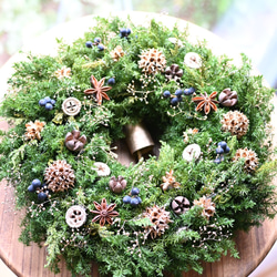 来年も飾れる天然素材クリスマスリース＊プリザーブド針葉樹 4枚目の画像