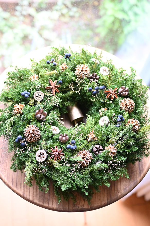 来年も飾れる天然素材クリスマスリース＊プリザーブド針葉樹 4枚目の画像