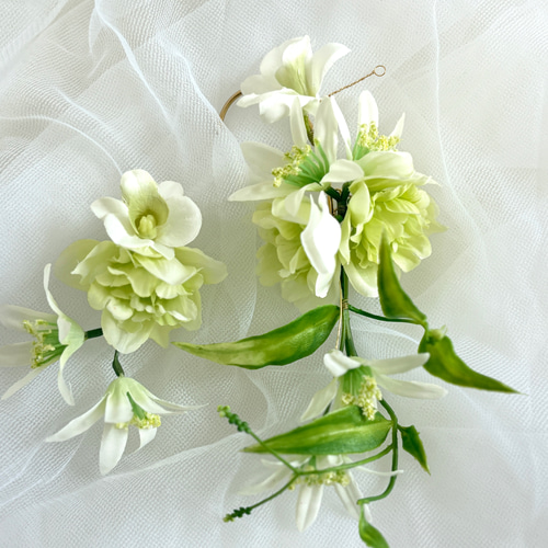 結婚式ブーケ&ブートニア　フラワーイヤーカフ 𝑌𝑢𝑘𝑖𝑛𝑎 / 𝑓𝑙𝑜𝑤𝑒𝑟 𝑑𝑒𝑠𝑖𝑔𝑛𝑒𝑟〖 ブーケ