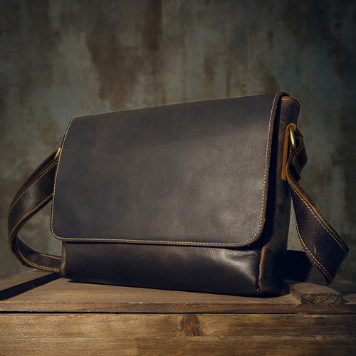 本革 メッセンジャーバッグ 牛革 ショルダーバッグ 10インチ 軽量
