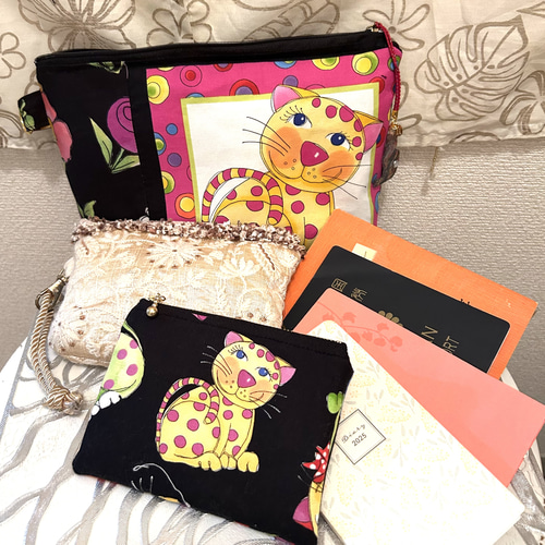 «802»大きめポーチ*ロラライハリスネコちゃん*笑顔Cats*ペンケース仕切り 802»ロラライハリスポーチ*大きめサイズ*笑顔溢れるCats ポーチ 凛