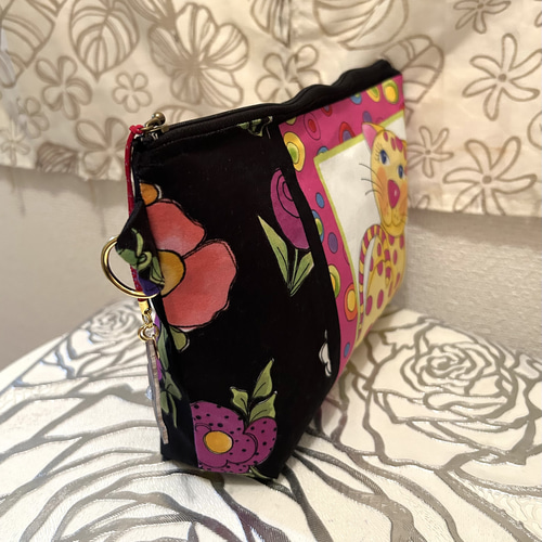 «802»大きめポーチ*ロラライハリスネコちゃん*笑顔Cats*ペンケース仕切り 802»ロラライハリスポーチ*大きめサイズ*笑顔溢れるCats ポーチ 凛