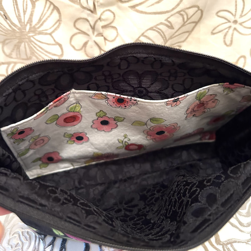 802»ロラライハリスポーチ*大きめサイズ*笑顔溢れるCats ポーチ 凛