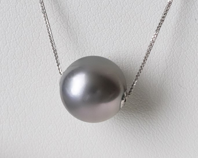 ルミナ 12-13mm 天然タヒチアンブラックパールネックレス、18Kゴールドパスパルトゥーデザイン、プラチナグレートーン、レト