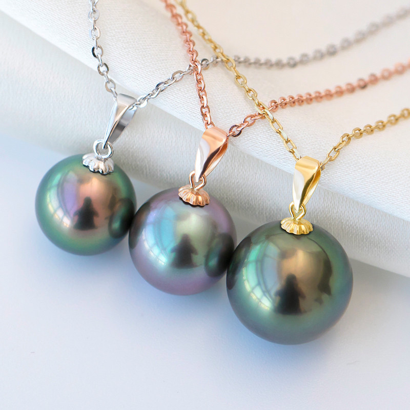ルミナ8～12mm天然タヒチ黒蝶真珠ペンダントと18金ゴールドネックレス。ピーコックグリーンの色合いと、完璧な輝きを放つ真珠。エ
