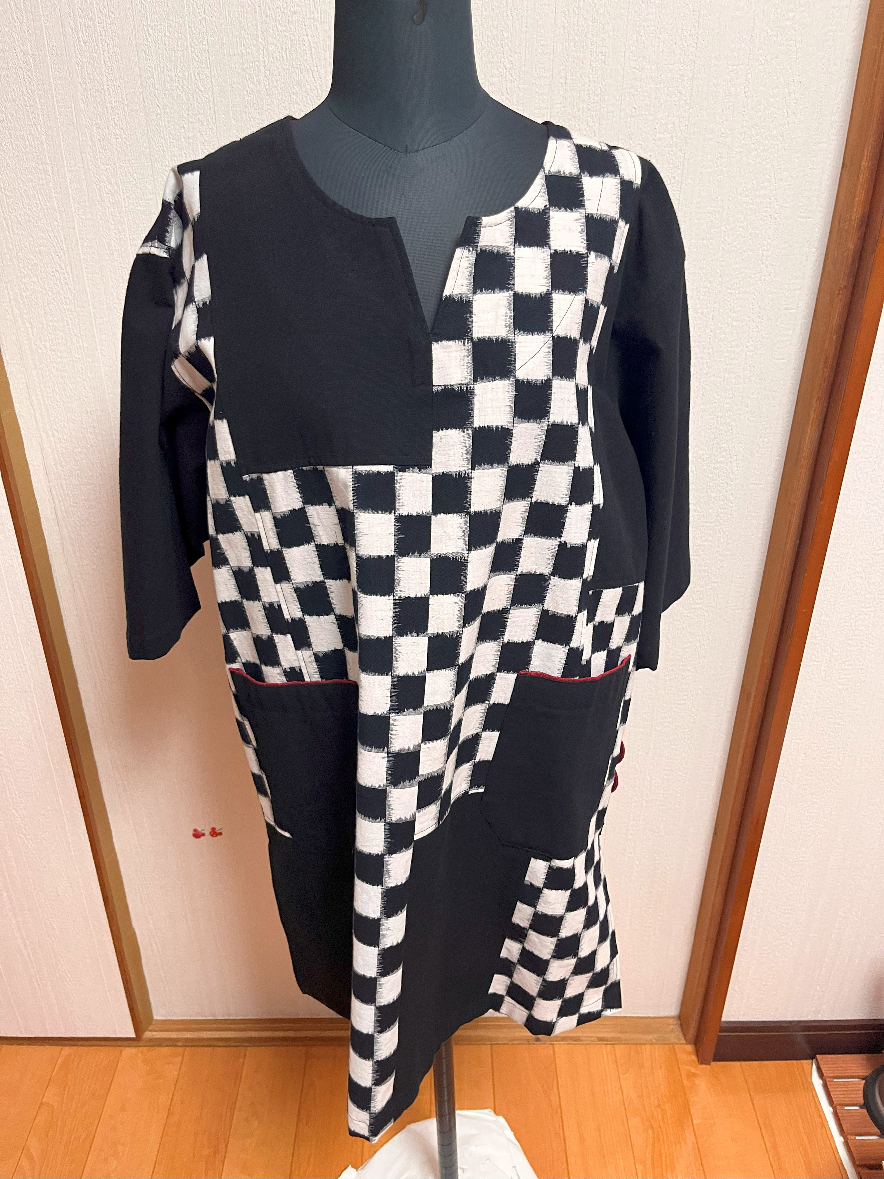 黒無地・黒と白の市松柄のチュニック