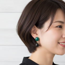 ＊グリーンオニキスとブラックオニキスのクールな印象のスタッドピアス＊サージカルステンレス＊イヤリングに変更可 2枚目の画像
