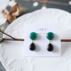 ＊グリーンオニキスとブラックオニキスのクールな印象のスタッドピアス＊サージカルステンレス＊イヤリングに変更可 3枚目の画像