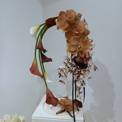 再販♡バレエコアのバレリーナブーケ テラコッタの胡蝶蘭 リボン