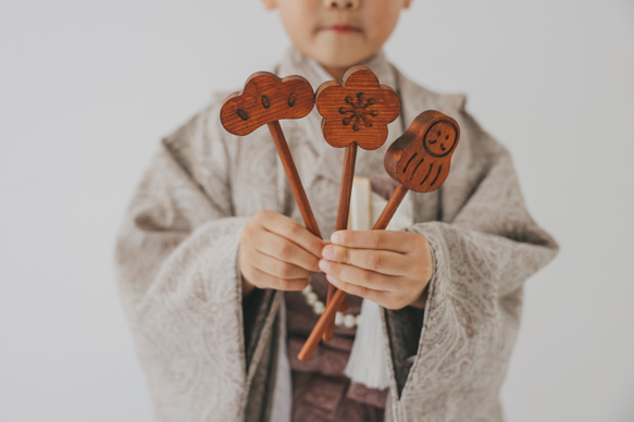 七五三　木製　アンティークウッドステック3本セット　七五三撮影　七五三参り　千歳飴　撮影小物　753  お正月　年賀状 2枚目の画像