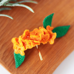 オレンジのポニーフック(ミニ)　#押しフルーツ　#ドライフラワー 秋うらら～金木犀の花かんむりポニーフック ポニーフック・ヘアカフス