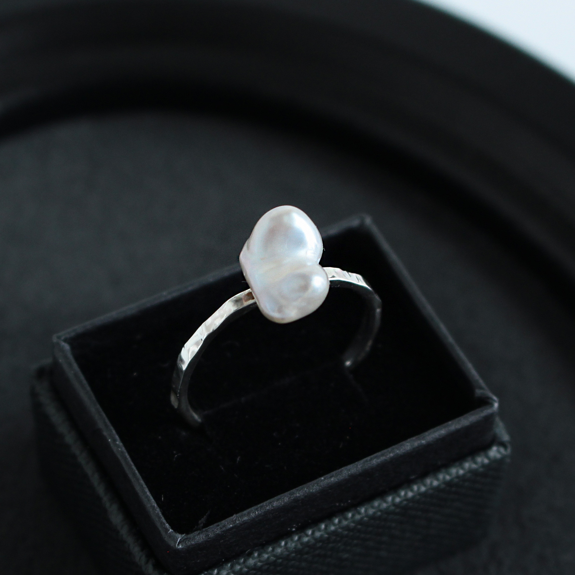 SV925 グレー系 琵琶湖パール 淡水 パール バロック リング シンプル 上品 / Conpeito ring