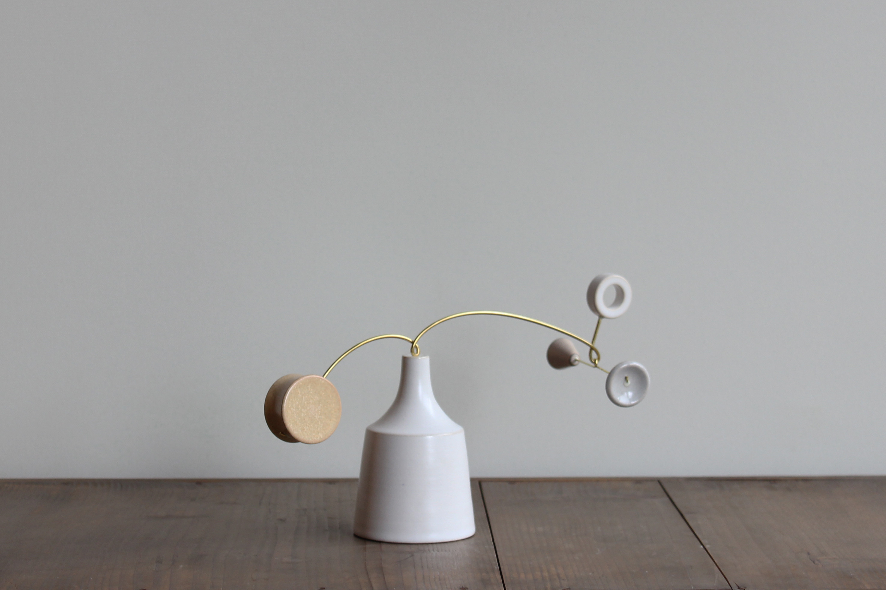 やじろべえ カラー1