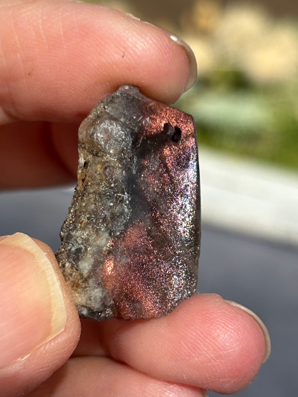 レア サンストーン ピンキッシュパープル イリデッセンス 原石 ポリッシュ 穴あき 天然石 14枚目の画像