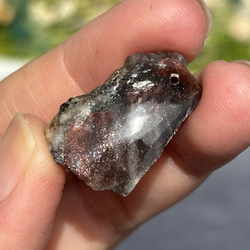 レア サンストーン ピンキッシュパープル イリデッセンス 原石 ポリッシュ 穴あき 天然石 15枚目の画像