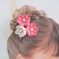 【現品限り特価】つまみ細工 髪飾り 桃色×白＊七五三/成人式/卒業式//和装/着物/袴/浴衣/Uピン 3枚目の画像