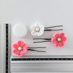 【現品限り特価】つまみ細工 髪飾り 桃色×白＊七五三/成人式/卒業式//和装/着物/袴/浴衣/Uピン 2枚目の画像