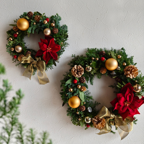 赤×ゴールドの華やかクリスマスリース ナチュラルスクリスマス2025