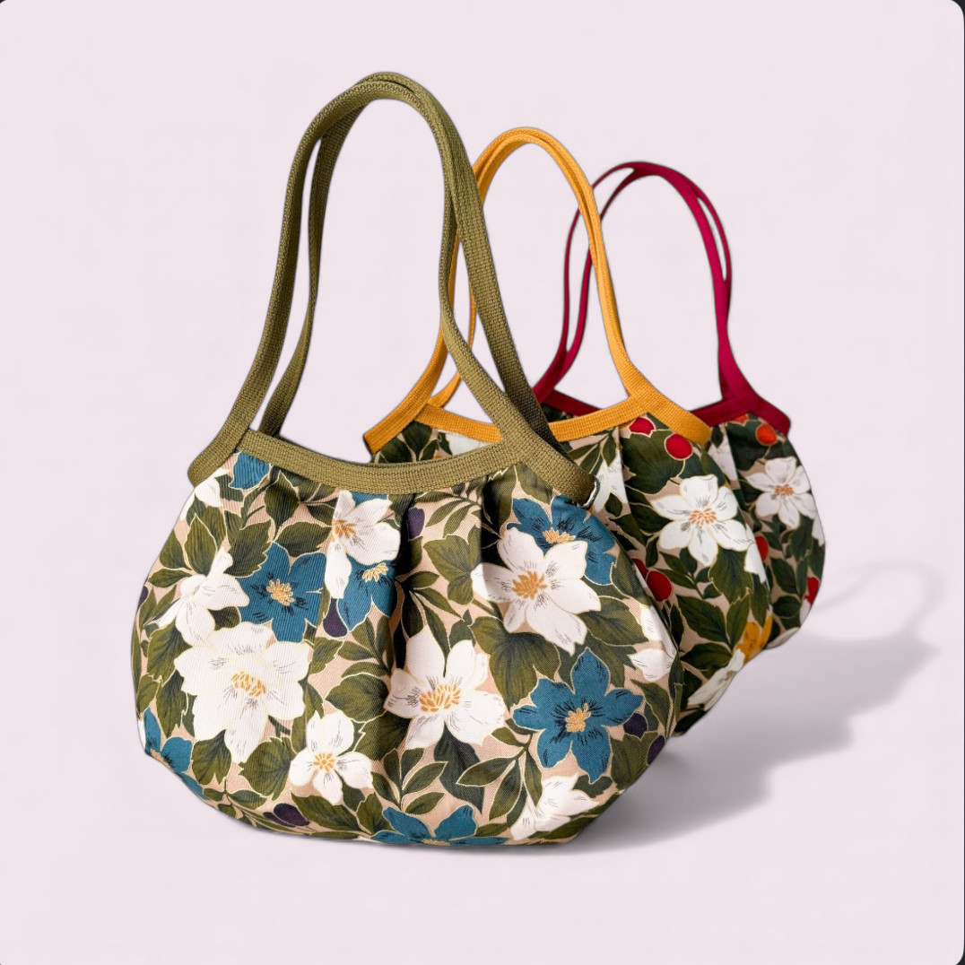 コロンと可愛いショルダーグラニーバッグ　レトロな青花 ・赤花・黄花 ◎選べる2サイズ