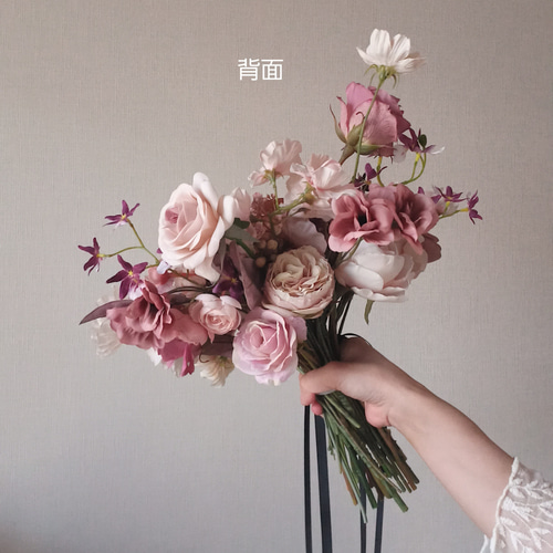 モーブピンクのバラとテラコッタの胡蝶蘭 リボン ウェディングブーケ