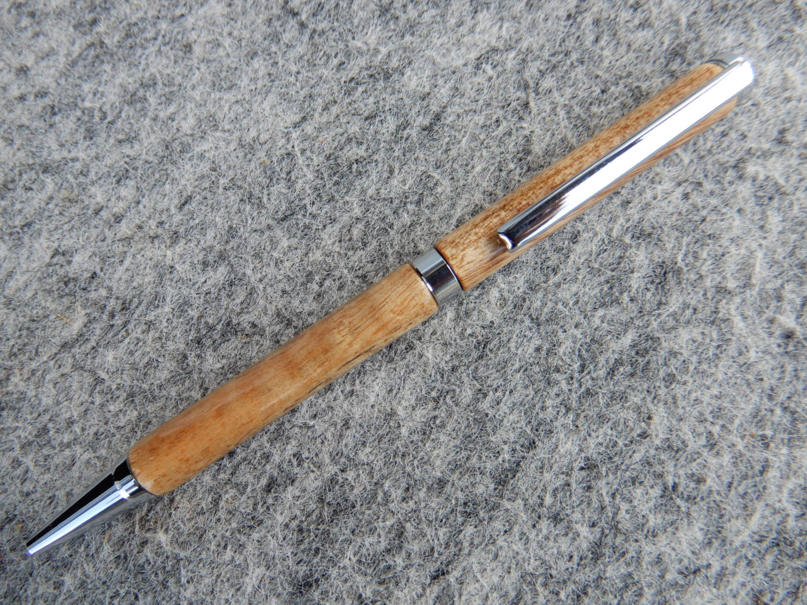 ボールペン　木軸　回転式　クス（P047）