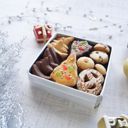 ＜早割クリスマス２０２５＞クリスマスミニツリー缶♪　クリスマス感たっぷりのXmasクッキー缶です。 2枚目の画像