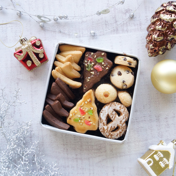 ＜早割クリスマス２０２５＞クリスマスミニツリー缶♪　クリスマス感たっぷりのXmasクッキー缶です。 1枚目の画像