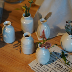 一輪挿し ミニ花瓶 白磁の一輪挿し 7枚目の画像