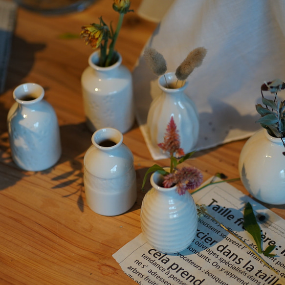 一輪挿し ミニ花瓶 白磁の一輪挿し 7枚目の画像