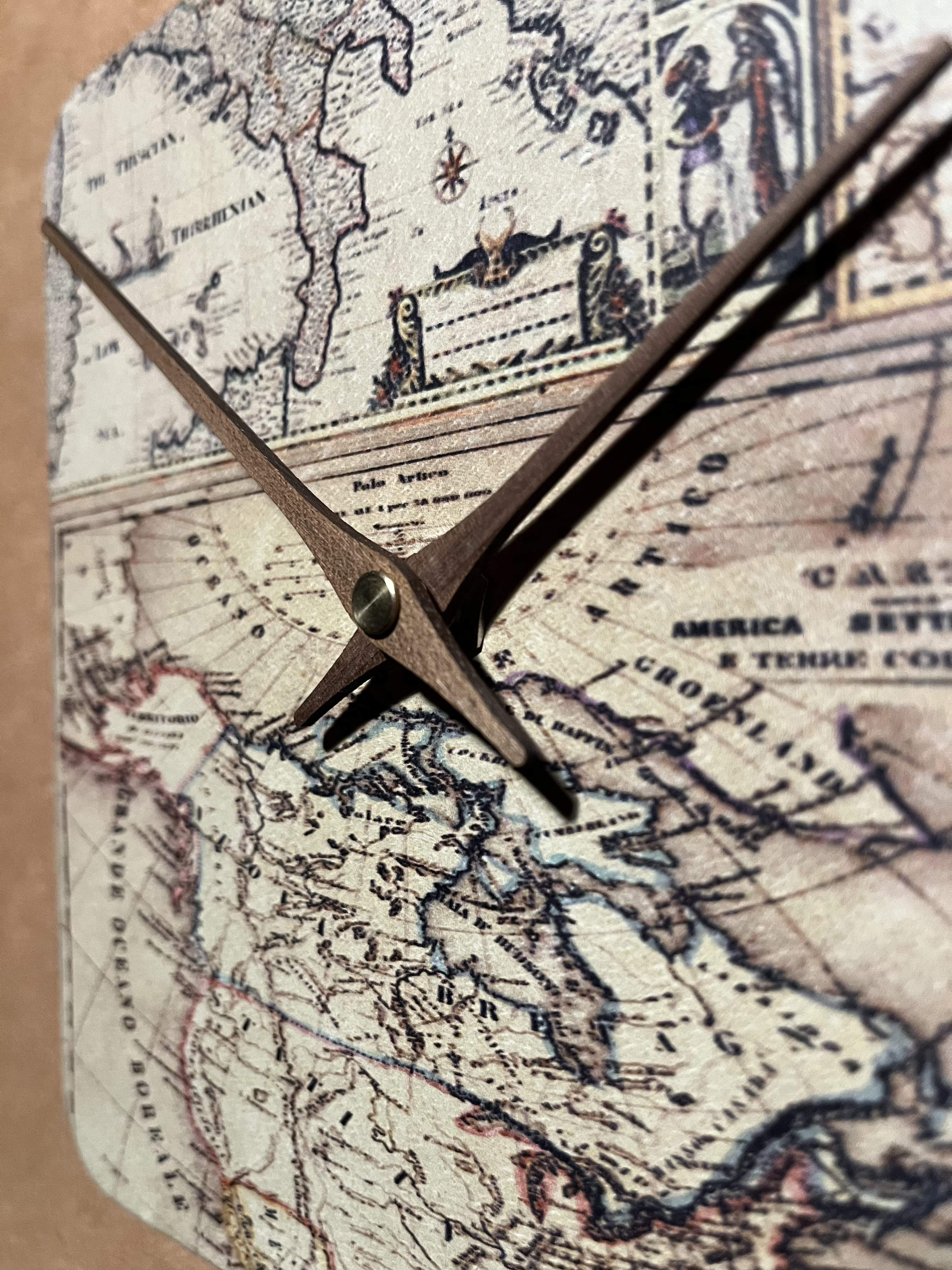 レザー掛け時計（古地図）
