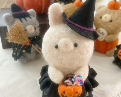 白うさぎちゃんのハッピーハロウィン 羊毛フェルト nico-nico