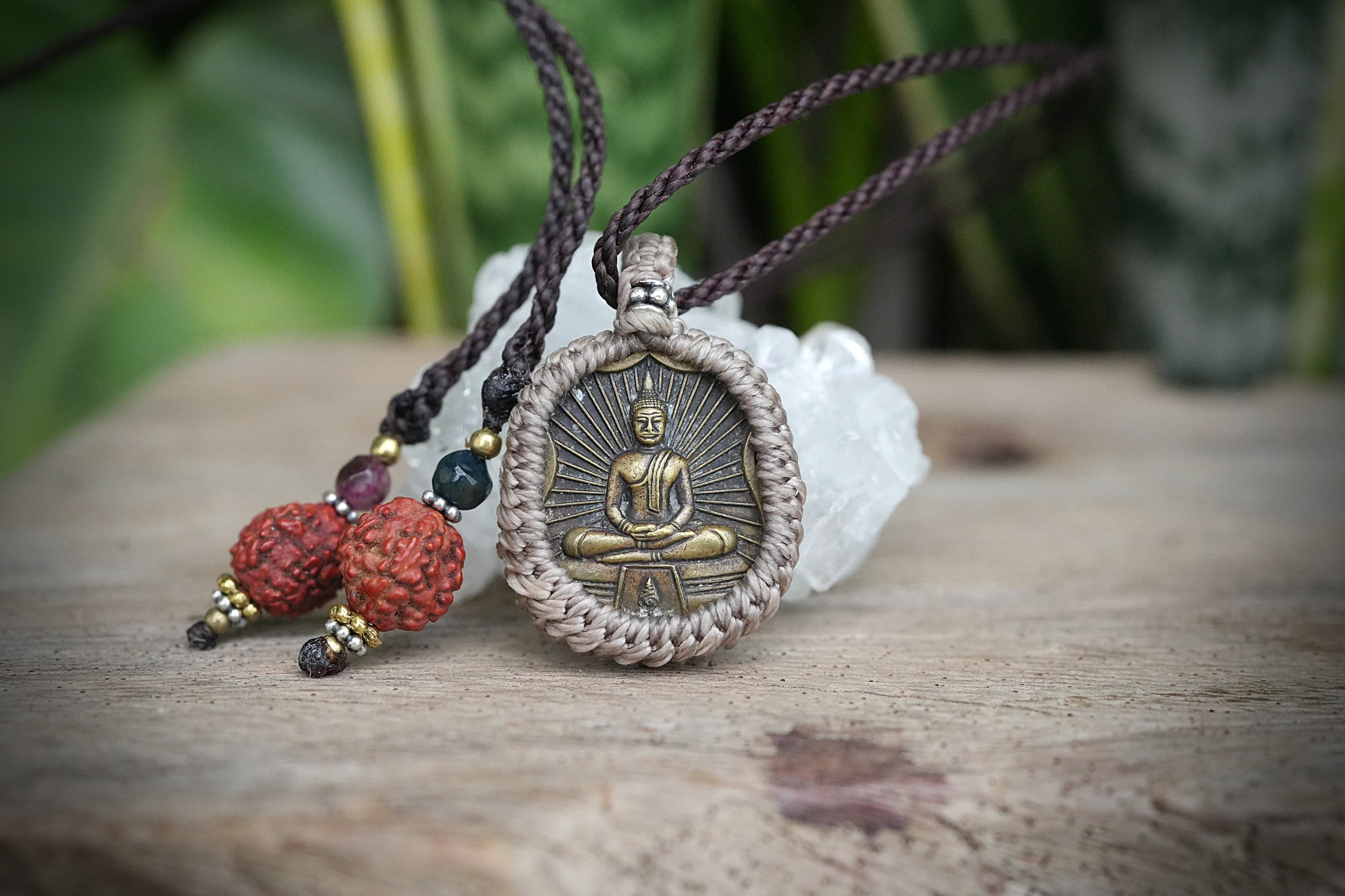 御幸さす★仏陀様カービング　　マクラメネックレス2446