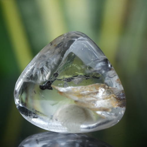 大粒☆砂動く☆虹入 古代の水☆水入り水晶 s1514 天然石 Funky garuda