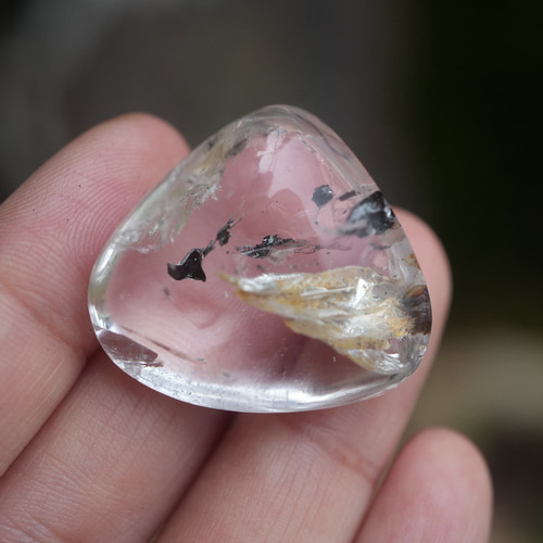 大粒☆砂動く☆虹入 古代の水☆水入り水晶 s1514 天然石 Funky garuda