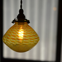 イエローオレンジのランプ 2枚目の画像