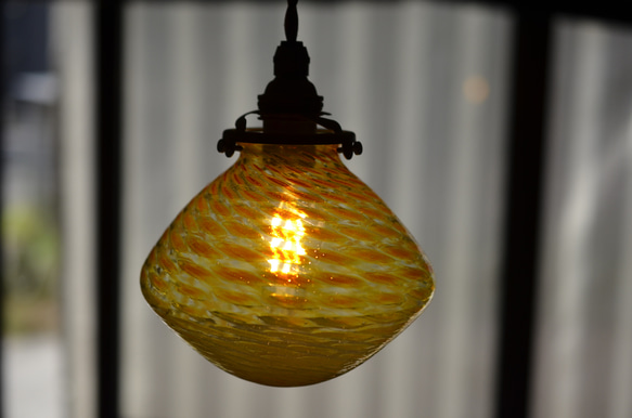 イエローオレンジのランプ 1枚目の画像