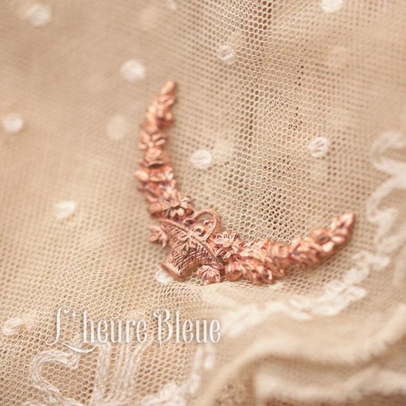 フランス製メタルパーツ GUIRLANDE CREUX 45✕25mm K2_G42674_45 1枚目の画像