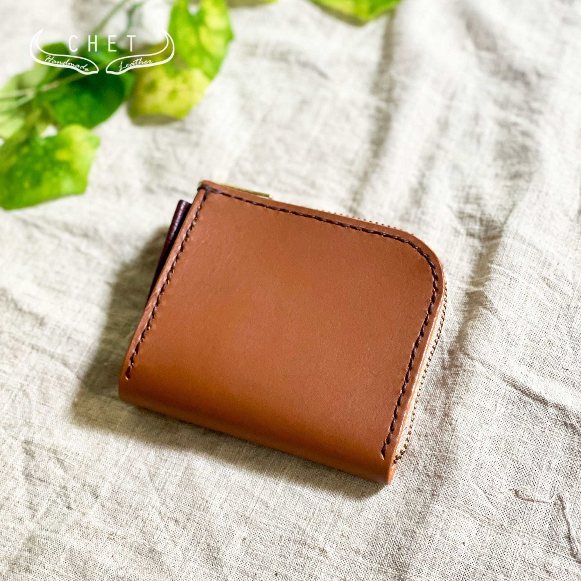 牛革ファスナー付きコンパクト財布 お札とコインとカードが入るレザー二つ折り財布 レディース／メンズ レザー財布