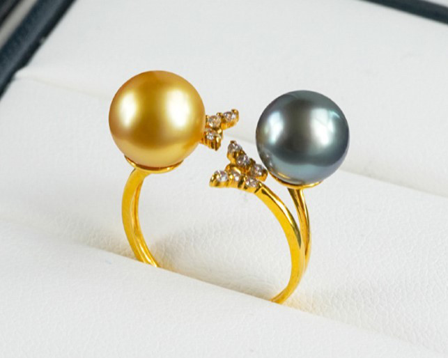 ルミナ 8-9mm 南洋ゴールドビーズ + タヒチアンブラックパールリング、18Kゴールド、ダブルビーズオープンデザイン、明るい