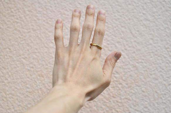 並ぶ古色と光～エメラルド・ピンクスピネル～ 8枚目の画像