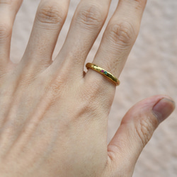 並ぶ古色と光～エメラルド・ピンクスピネル～ 9枚目の画像